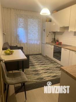 2-к квартира, вторичка, 63м2, 1/17 этаж