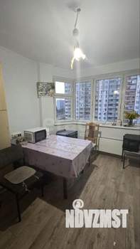 2-к квартира, вторичка, 63м2, 10/17 этаж