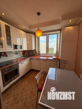 3-к квартира, вторичка, 64м2, 9/14 этаж