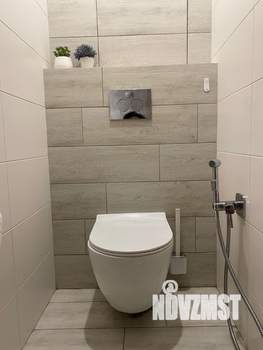 2-к квартира, вторичка, 63м2, 1/17 этаж