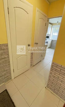 4-к квартира, вторичка, 61м2, 1/5 этаж