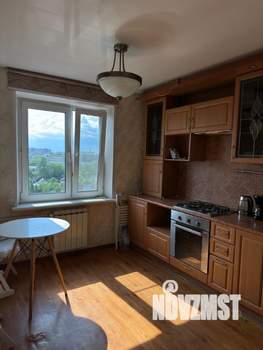 2-к квартира, вторичка, 64м2, 9/10 этаж