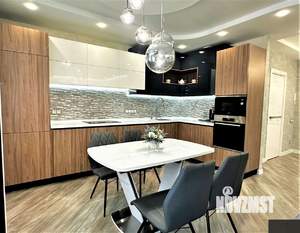 3-к квартира, вторичка, 102м2, 1/17 этаж