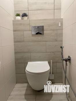 2-к квартира, вторичка, 63м2, 1/17 этаж