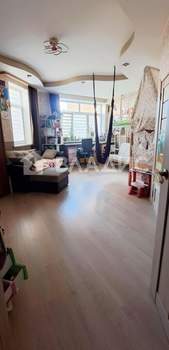 2-к квартира, вторичка, 77м2, 1/4 этаж