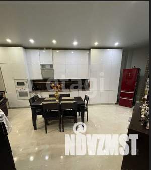 2-к квартира, вторичка, 71м2, 1/4 этаж