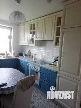 2-к квартира, вторичка, 63м2, 10/17 этаж