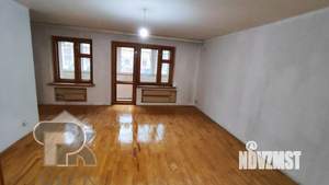 3-к квартира, вторичка, 113м2, 1/9 этаж