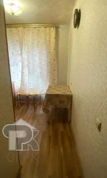 2-к квартира, вторичка, 42м2, 1/5 этаж