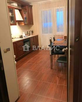 3-к квартира, вторичка, 72м2, 7/17 этаж