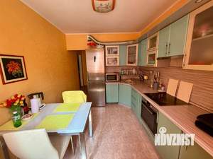 3-к квартира, вторичка, 65м2, 1/17 этаж