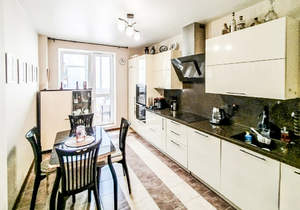 3-к квартира, вторичка, 90м2, 7/25 этаж