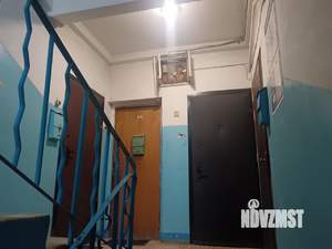 2-к квартира, вторичка, 42м2, 1/4 этаж