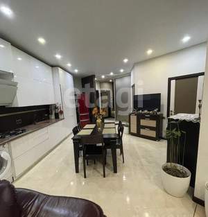 2-к квартира, вторичка, 71м2, 1/4 этаж
