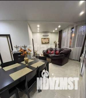 2-к квартира, вторичка, 71м2, 1/4 этаж