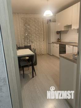 2-к квартира, вторичка, 63м2, 1/17 этаж